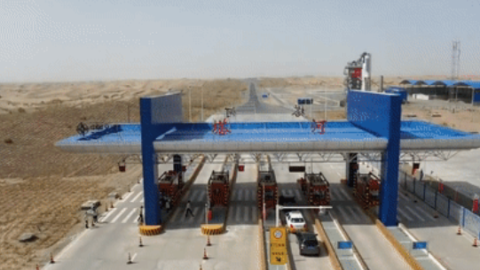  第三条穿越塔克拉玛干沙漠的公路S254线尉犁至且末公路通车运营